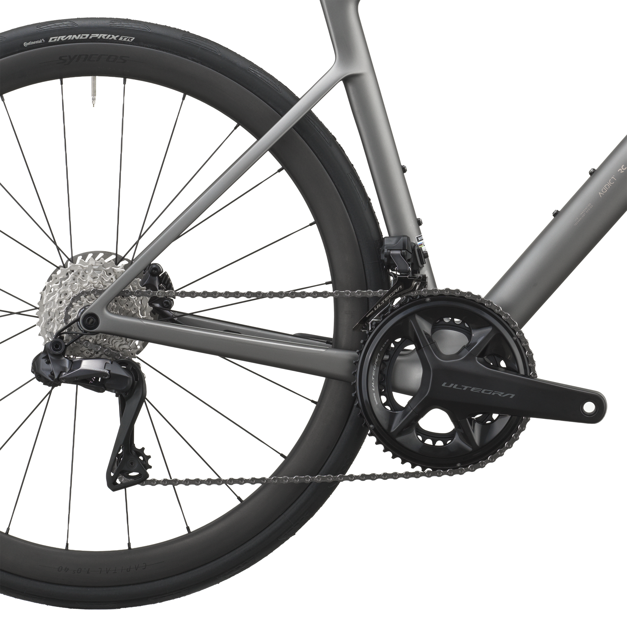 Shimano Ultegra Di2 drivetrain and cassette detail