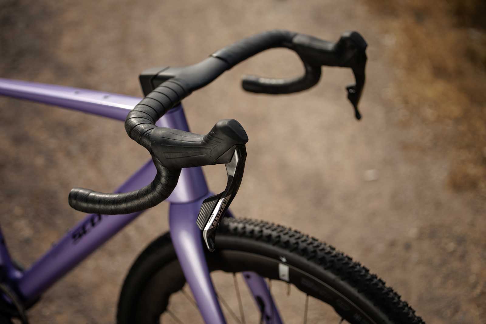 Syncros carbon gravel cockpit on the Scott Addict Gravel 2027